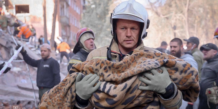 Кількість жертв у Прилуках збільшилась до 13 – з-під завалів дістали тіла 4 дітей (ВІДЕО)