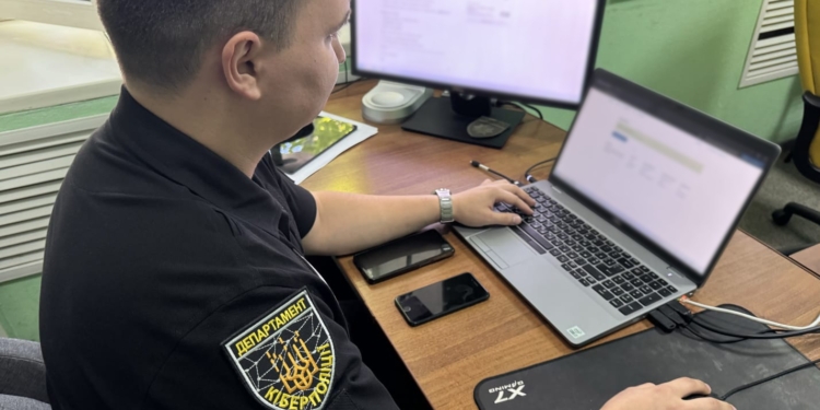 Обдурили громадян понад 1,7 млн гривень – на Миколаївщині поліцейські викрили підозрюваних у скоєнні 96 фактів шахрайських дій (ФОТО)