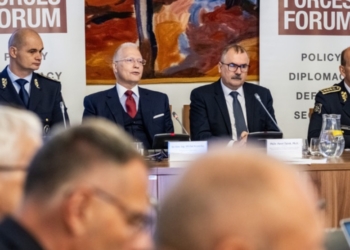 У Чехії очільник Служби безпеки попередив про загрози від РФ, проросійський прем’єр порадив йому мовчати
