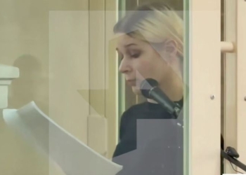 У РФ онука екс-мера Самари, яка отруїла і його, і бабусю, а потім розчленувала тіла і прокрутила через м’ясорубку, проситься на “СВО”