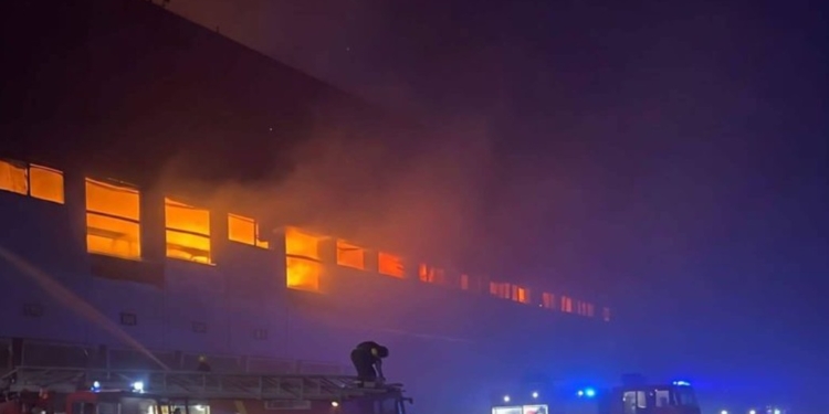 У Хмельницькому ворог 10 разів за день атакував останній масштабний хаб “Епіцентру” – він знищений (ФОТО)