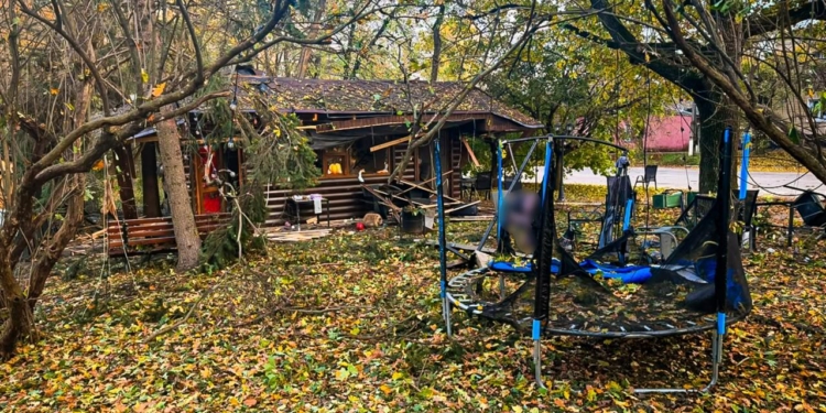 Ворог ударив по парку з людьми на Харківщині – загинули дві жінки і немовля, багато поранених (ФОТО)