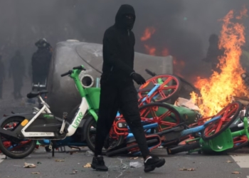 Погроми, мародерство та протести в Європі. Чи є в цьому вплив РФ