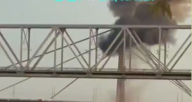 Рашисти продовжують бити по мостах Києва, тепер – по Північному (ВІДЕО)
