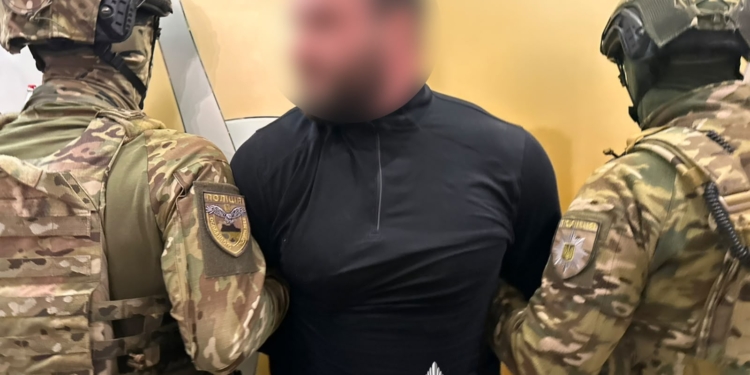 На Київщині затримали жорстоку банду – калічили людей на замовлення. Одного взяли з кислотою біля дверей жертви (ФОТО, ВІДЕО)