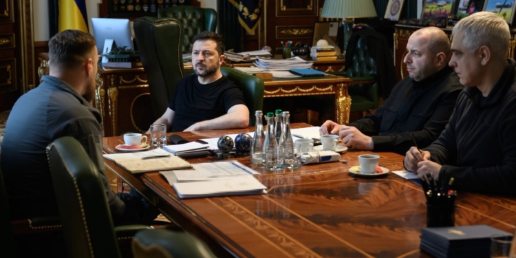 У досяжності наших дипстрайків російські обʼєкти на лінії від Ямалу до Західного Сибіру, – Зеленський про нові плани