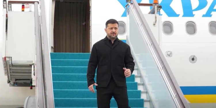 Зеленський прибув до Стамбула – матиме перемовини з Ердоганом і зустріч із Патріархом (ВІДЕО)