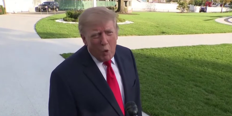 Трамп заявив, що Путін хоче миру більше, ніж Зеленський, а перемир’я порушили з обох сторін