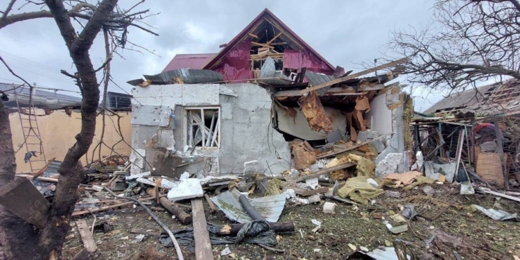 Внаслідок ворожої атаки на Миколаїв пошкоджено 4 будинки (ФОТО)