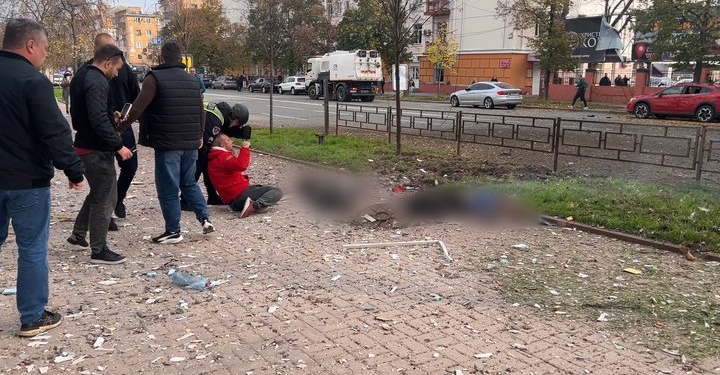 У Чернігові рашисти бандероллю вбили двох 15-річних дівчат, 15 людей поранили (ФОТО, ВІДЕО)