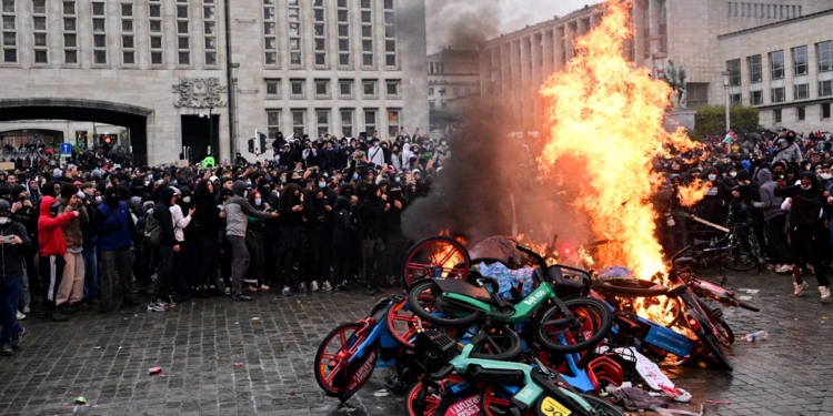 У Бельгії молодіжні протести переросли у сутички з поліцією