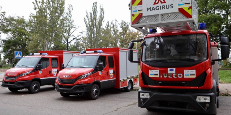Миколаїв та Новий Буг отримали пожежну техніку від німецьких партнерів (ФОТО)