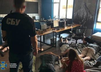На Львівщині викрили шахрайський кол-центр і вперше застосували нову статтю Кримінального кодексу (ФОТО)