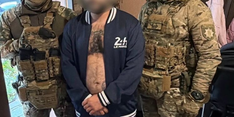У Миколаївському СІЗО двоє чоловіків вимагали у третього 10 тис грн боргу, що не існує (ФОТО)