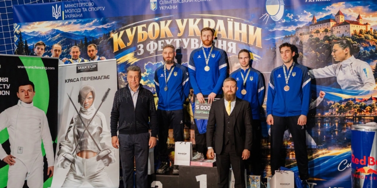 Здобутки миколаївських шаблістів на Кубку України: Юрій Цап – із «золотом», Олександра Бондар і Вікторія Коротченко – з «бронзами» (ФОТО)