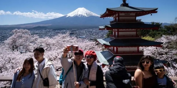 Японія підвищила для іноземців плату за постійне проживання аж у 20 разів