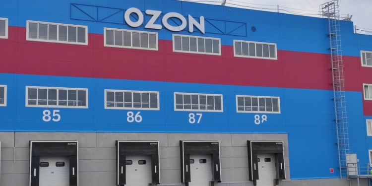 В Омську також уражено розподільчий центр Ozon (ВІДЕО)