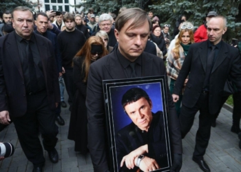 З Кашпіровським попрощалися у Москві, але поховати його можуть в Україні