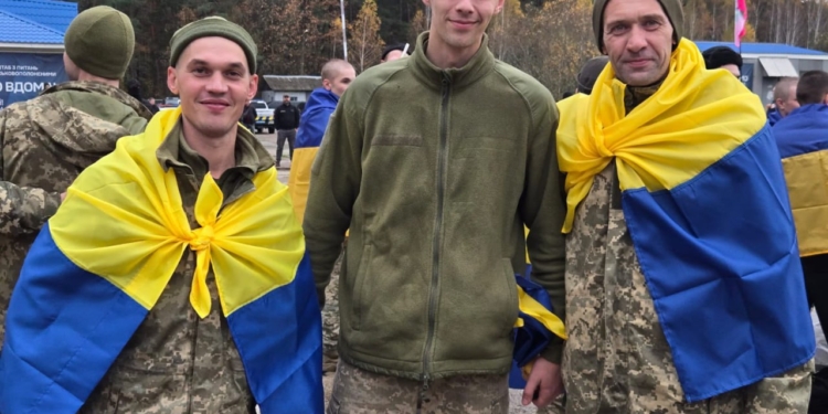 Воїни нацгвардії, Азова, прикордонники, тероборонівці та 9 цивільних – Україна повернула ще 270 захисників (ФОТО)