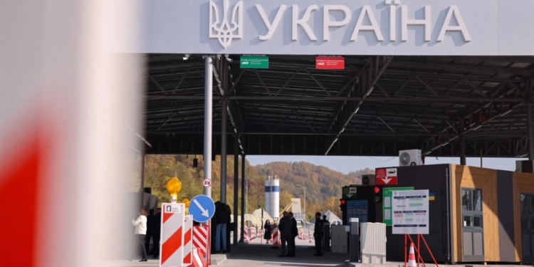 На кордоні з Румунією починає працювати новий пункт пропуску (ФОТО)